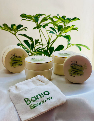 کرم مرطوب کننده و آبرسان صورت